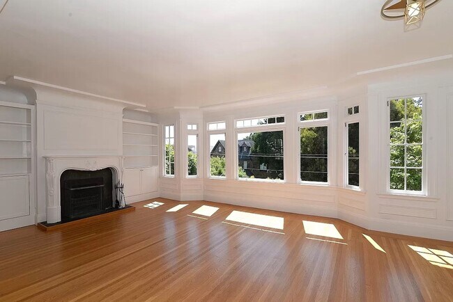 Foto del edificio - TOP FLOOR 3 BEDROOM FLAT