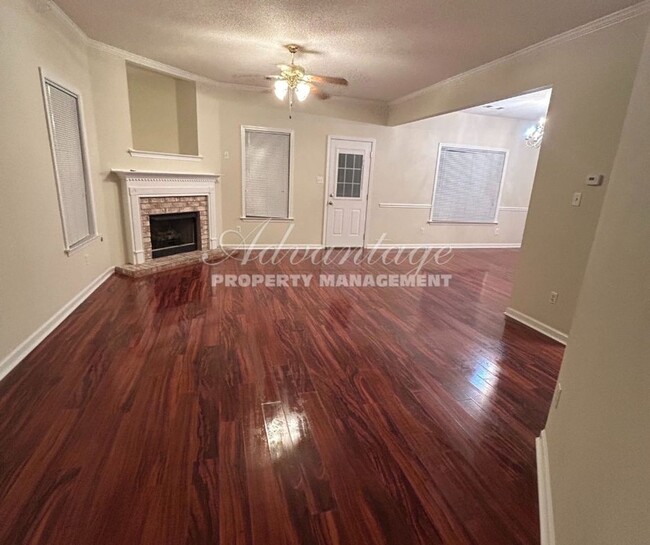 Building Photo - Newly Renovated Home | Collierville