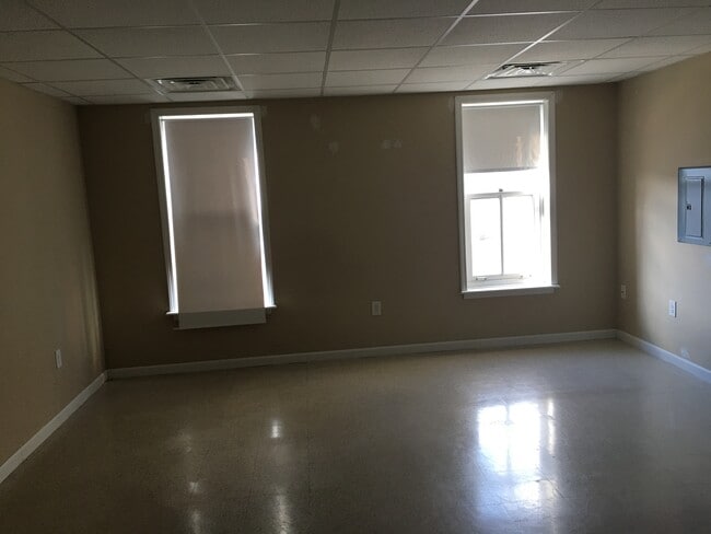 Building Photo - 446 Broadway