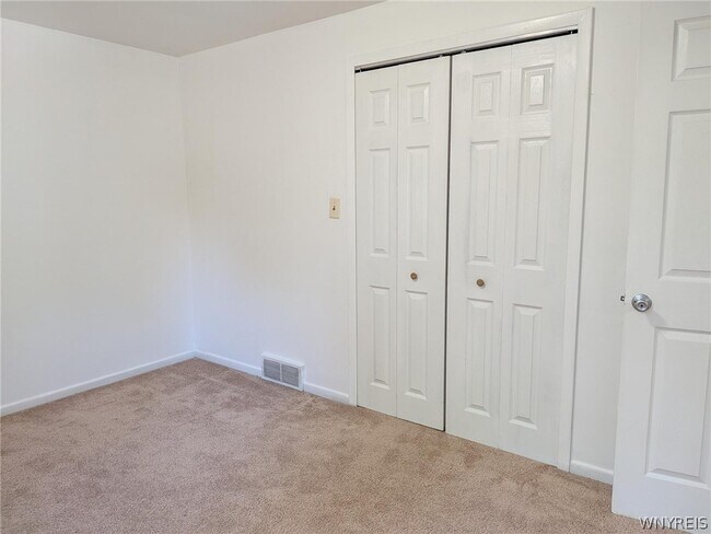 Foto del edificio - 253 Glenhaven Dr