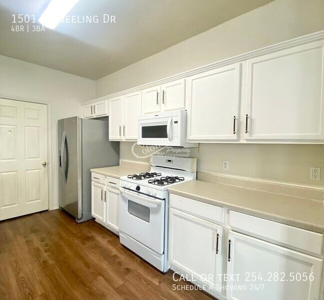 Building Photo - 1501 Darjeeling Dr