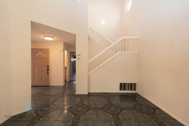 Building Photo - 14789 Cinnamon Dr