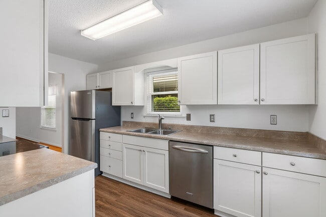 Building Photo - 115 Chloe Ln