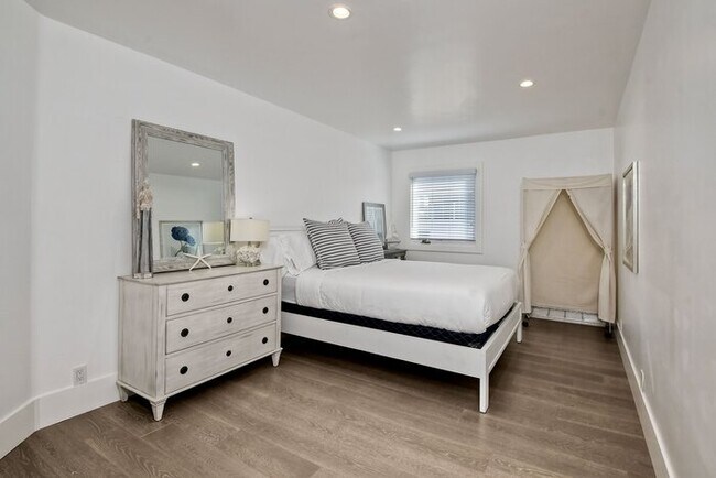 Building Photo - 3636 Carlsbad Blvd