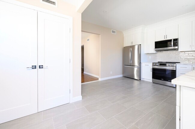 Building Photo - 9 Todd Pl