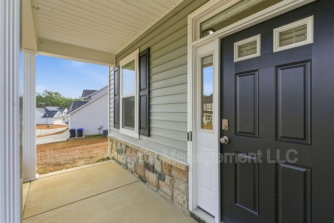 Building Photo - 588 Angel Oak Dr