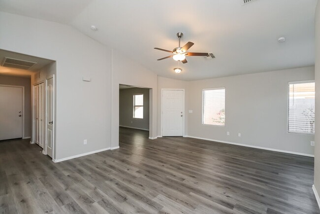 Building Photo - 4127 E Mica Rd