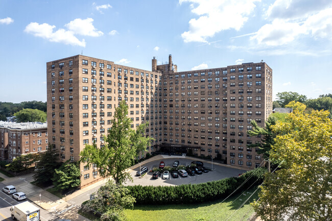 Primary Photo - Park Heights Apartments