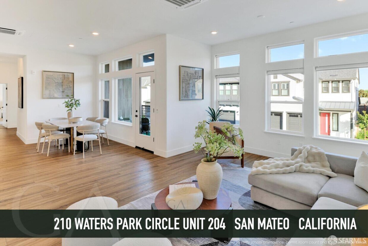 Foto principal - 210 Waters Park Cir