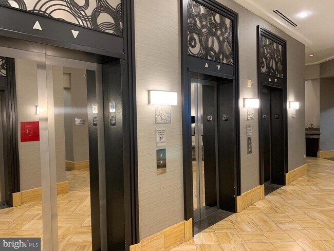 Foto del edificio - 3101 N Hampton Dr