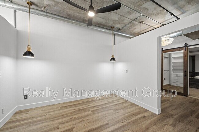 Foto del edificio - 877 Island Ave