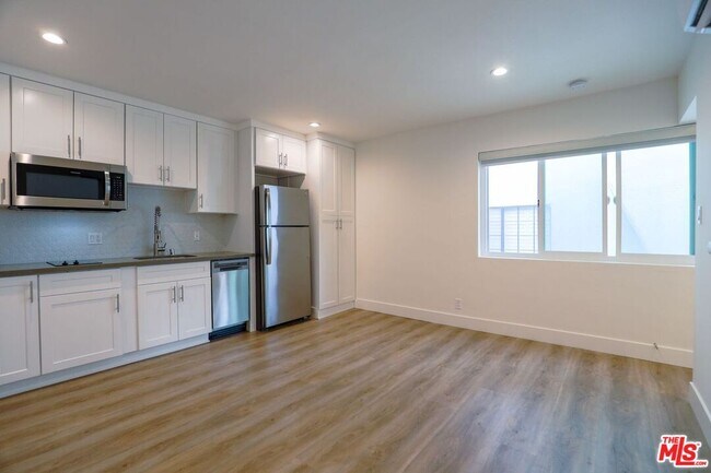 Foto del edificio - 11825 Goshen Ave