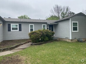 Building Photo - 1617 Meadowbrook Dr