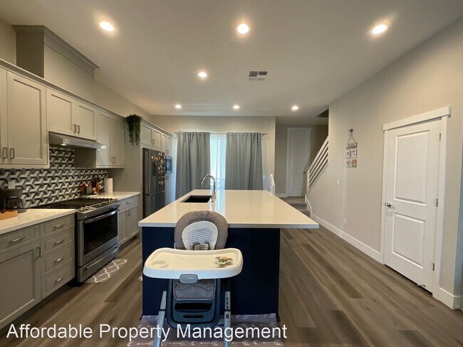 Building Photo - 3 br, 3.5 bath House - 37380 Suncrest Street