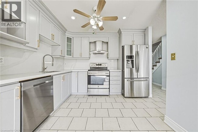 Building Photo - 41 Pinewoods Dr