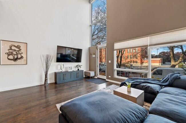 Foto del edificio - 2223 W Race Ave