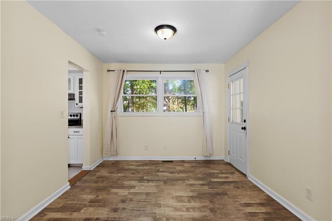 Building Photo - 62 Rexford Dr