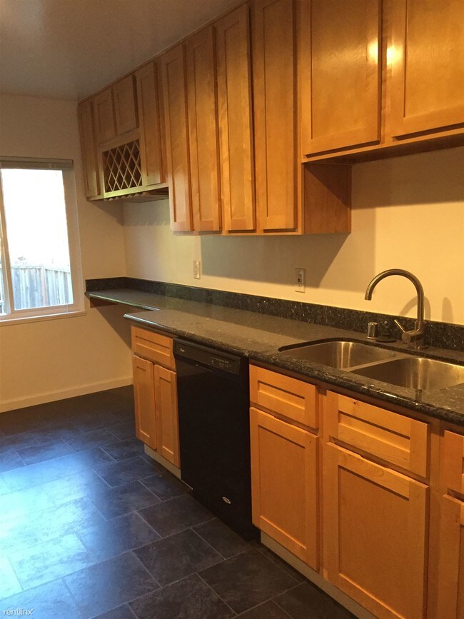 Building Photo - 3644 Mosswood Dr
