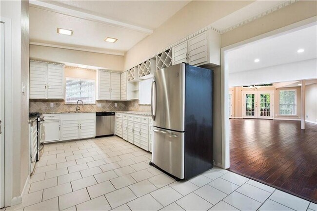 Foto del edificio - 7292 Williamson Rd