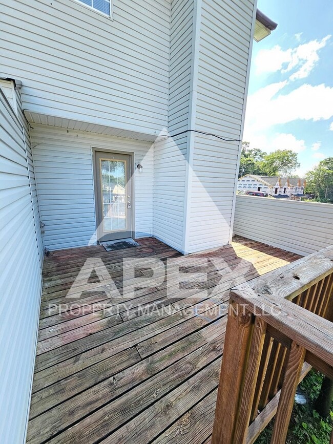 Building Photo - Convenient 2 Bd-1.5 Townhouse in WEST KNOX...