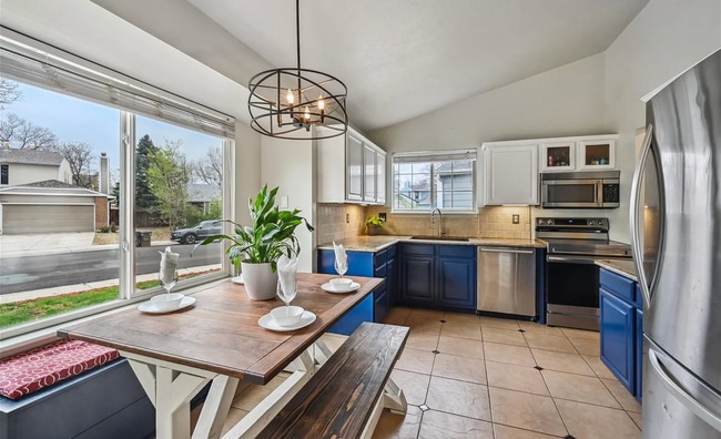 Building Photo - 646 S Joplin St