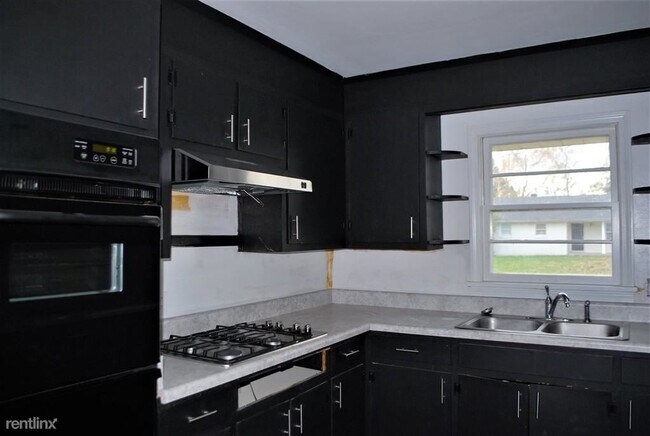 Building Photo - 2 br, 1 bath House - 107 Robin Rd