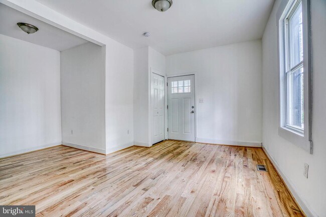 Foto del edificio - 3701 W Garrison Ave