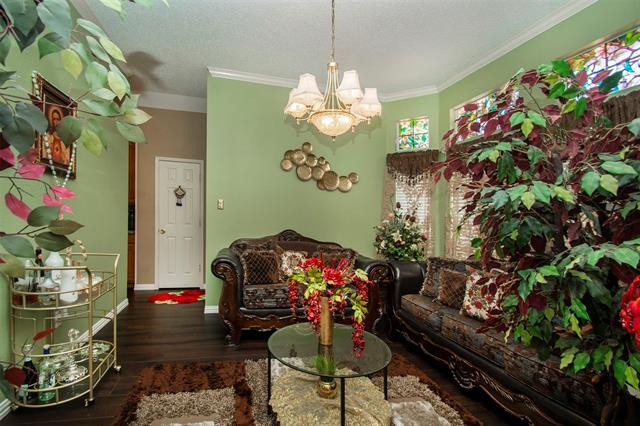 Building Photo - 716 Cottonwood Bend Dr