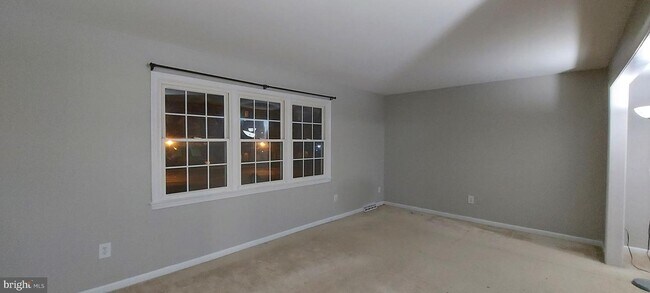 Building Photo - 10507 Assembly Dr
