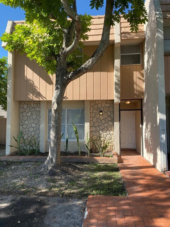 Building Photo - 890A SW 80th Ave