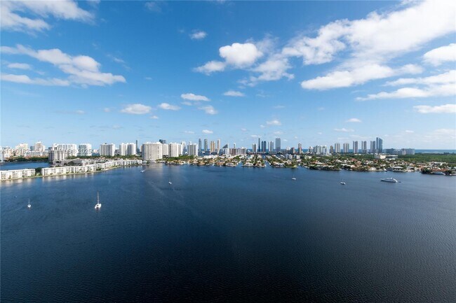 Foto del edificio - 17111 Biscayne Blvd