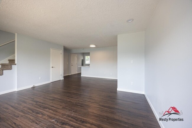 Building Photo - 6721 NE Klickitat St