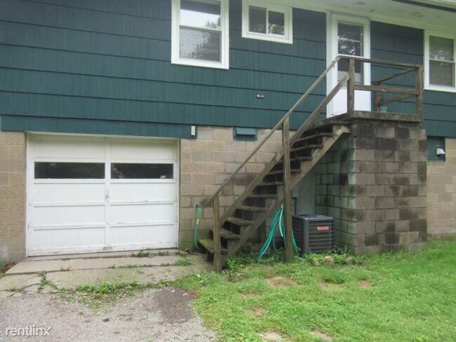 Building Photo - 3 br, 1 bath House - 180 Maple Drive