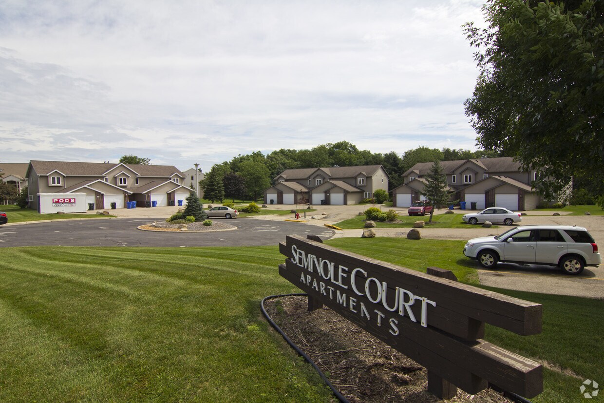 Primary Photo - Seminole Court