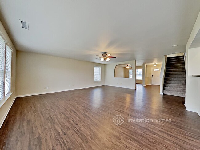 Building Photo - 105 McGarty Pl