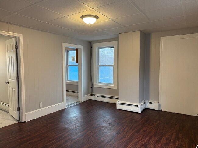 Building Photo - 446-448 Main St