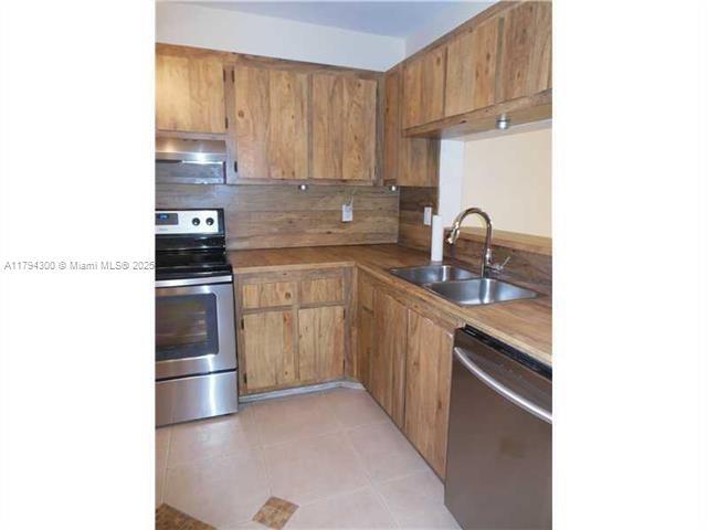 Foto del edificio - 8510 SW 149th Ave