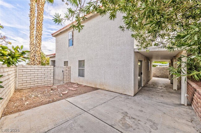 Building Photo - 7973 N Willow Pines Pl