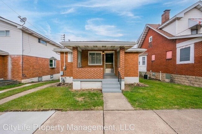 Building Photo - 3 br, 2 bath House - 426 N 3rd St