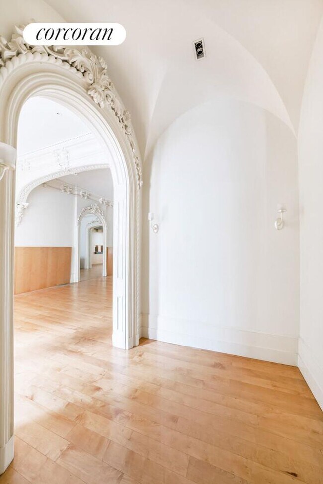 Foto del edificio - 120 E 19th St