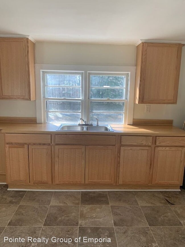 Building Photo - 3 br, 1 bath House - 4171 Independence Chu...