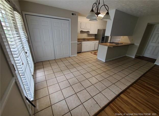 Building Photo - 6919 Skyhawk Dr