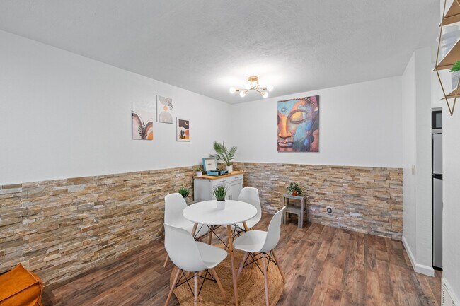 Foto del edificio - 510 N Villa Ct