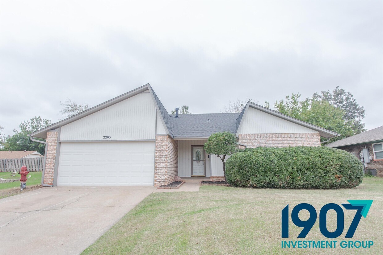 Primary Photo - 2205 Cowan Pl