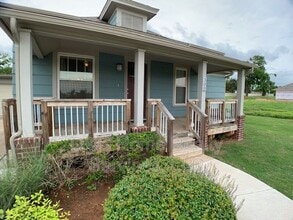 Building Photo - 300 Promise Wy