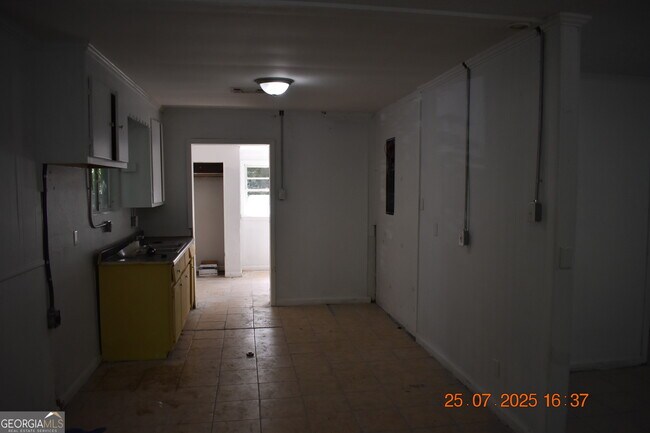 Foto del edificio - 1083 Nassau Pl