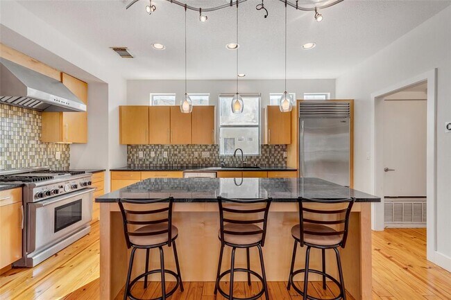 Foto del edificio - 1205 Kinney Ave