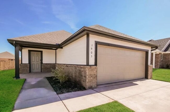 Building Photo - 1905 Crimson Lake Blvd