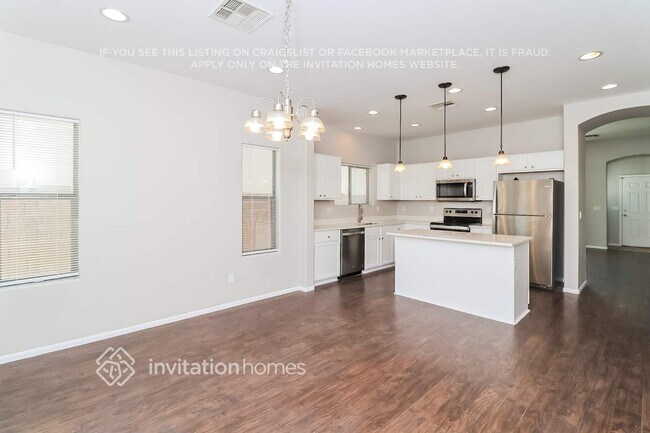 Foto del edificio - 22008 W Hadley St