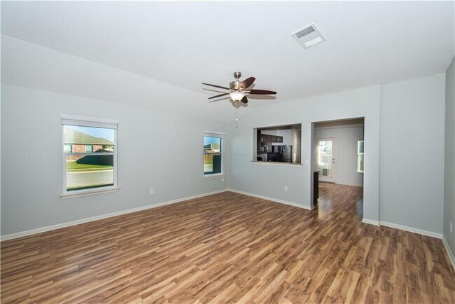 Foto del edificio - 322 Foxglove Dr